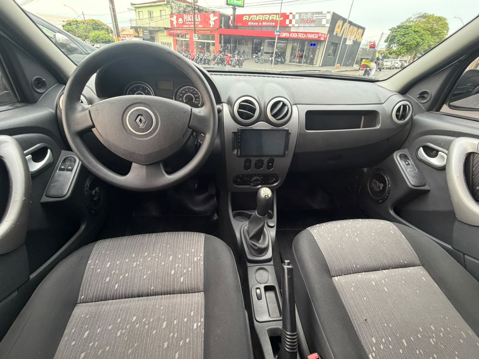 Foto 2 de Renault Logan Expression 1.0